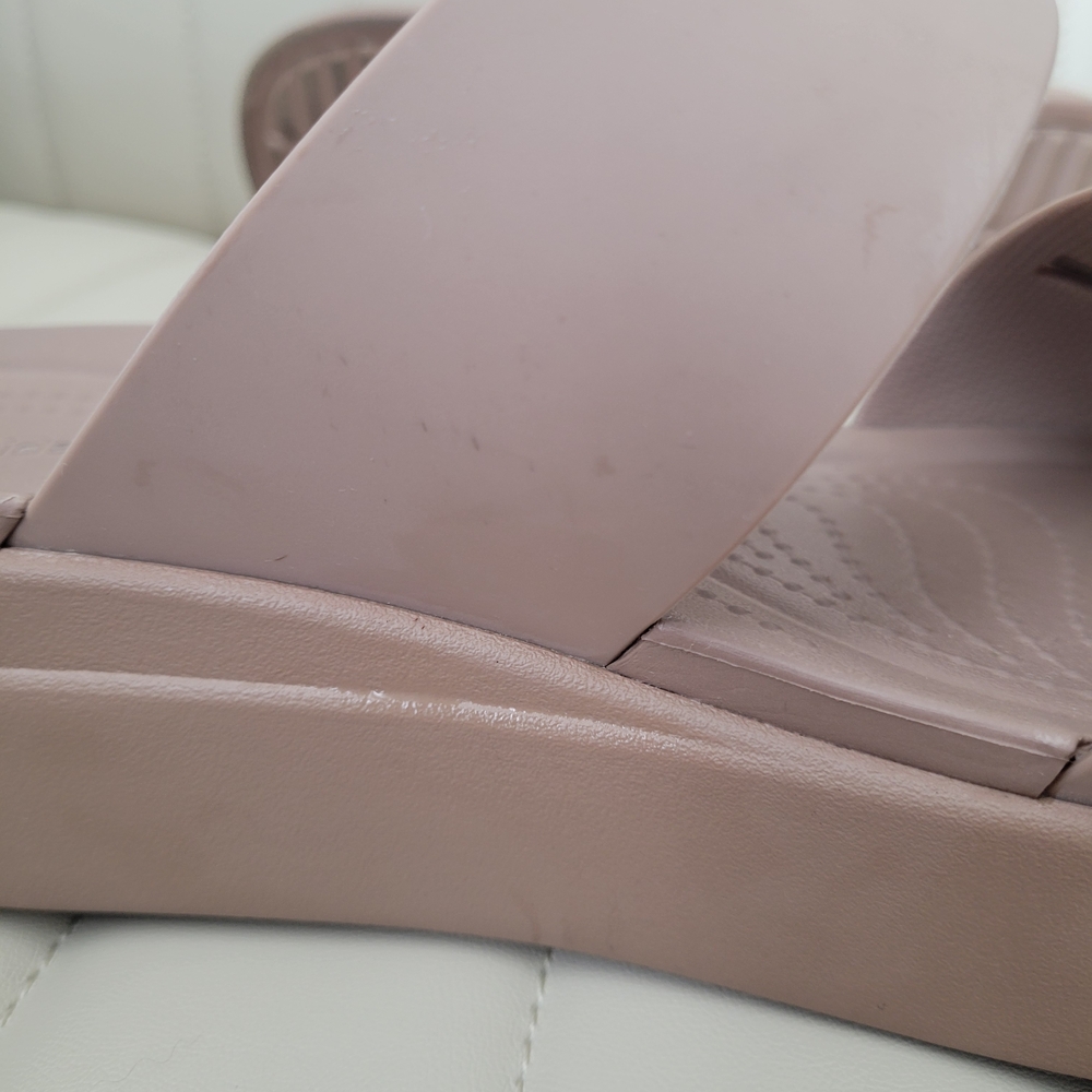 Crocs Brooklyn Buckle, Latte - Picture 8 of 14